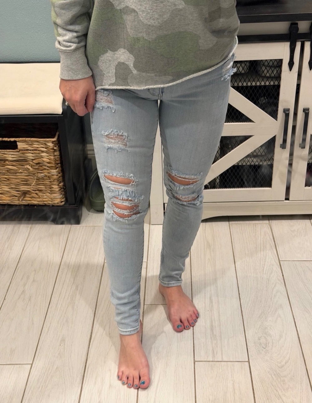 Levi's 721 High Rise Skinny Distressed Jeans 27x28